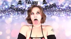 play Băiatul de naștere jenant al gospodăriei: Experiența umilitoare a lui Blackxrose92