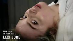 play Innocente adolescente bionda con l'apparecchio riceve un creampie selvaggio nella sua prima esperienza porno