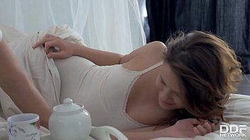 play Rosyjskie poranne porno z dziwką