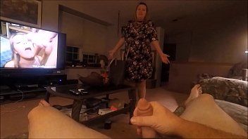play Mesa secretamente tiene sexo con su hijo, ve películas porno y hace patas
