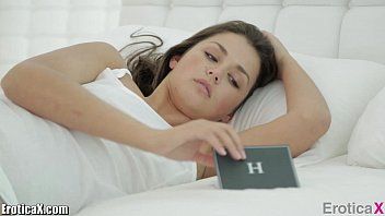 play Femme romantique amoureuse
