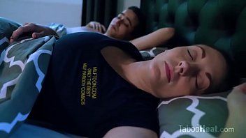 play milf penetrata in somn de nepotul ei care are o penis mare