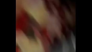 play Uma jovem com seios macios dá oral xxx e xxx com seu amante no chuveiro