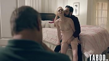 play Les seins rebondissent dans tous les sens de cette superbe femme qui est montée avec son cul sur